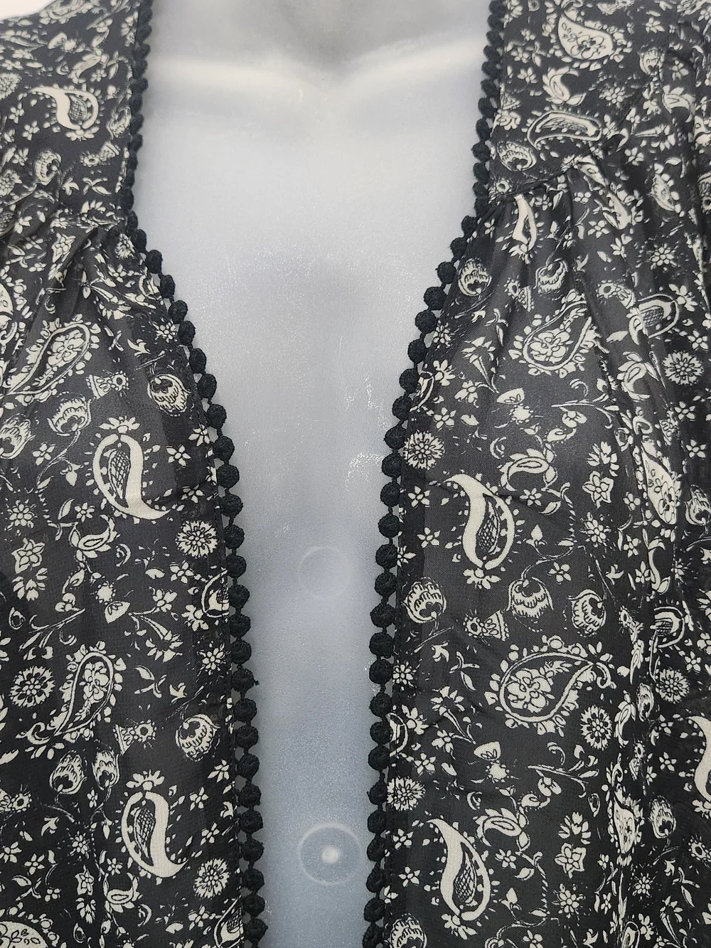 iris sheer black